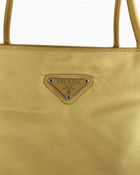 bolsa amarela prada|Prada Livermore.